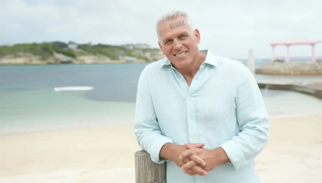 Mel Owens, prins între două inimi în Antigua